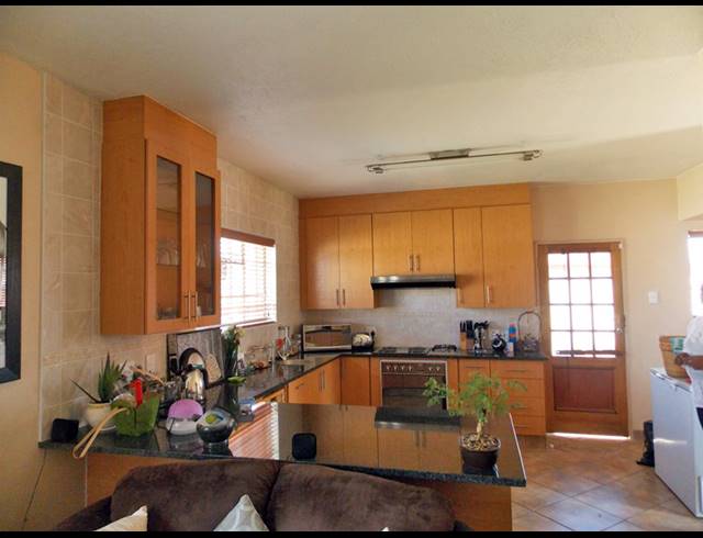 2 BEDROOM DUPLEX FOR SALE IN ONVERWACHT